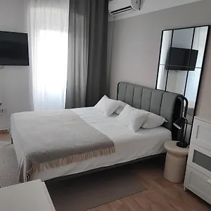 Agostini - Self Check-in - Free Gated Parking On Site Rijeka