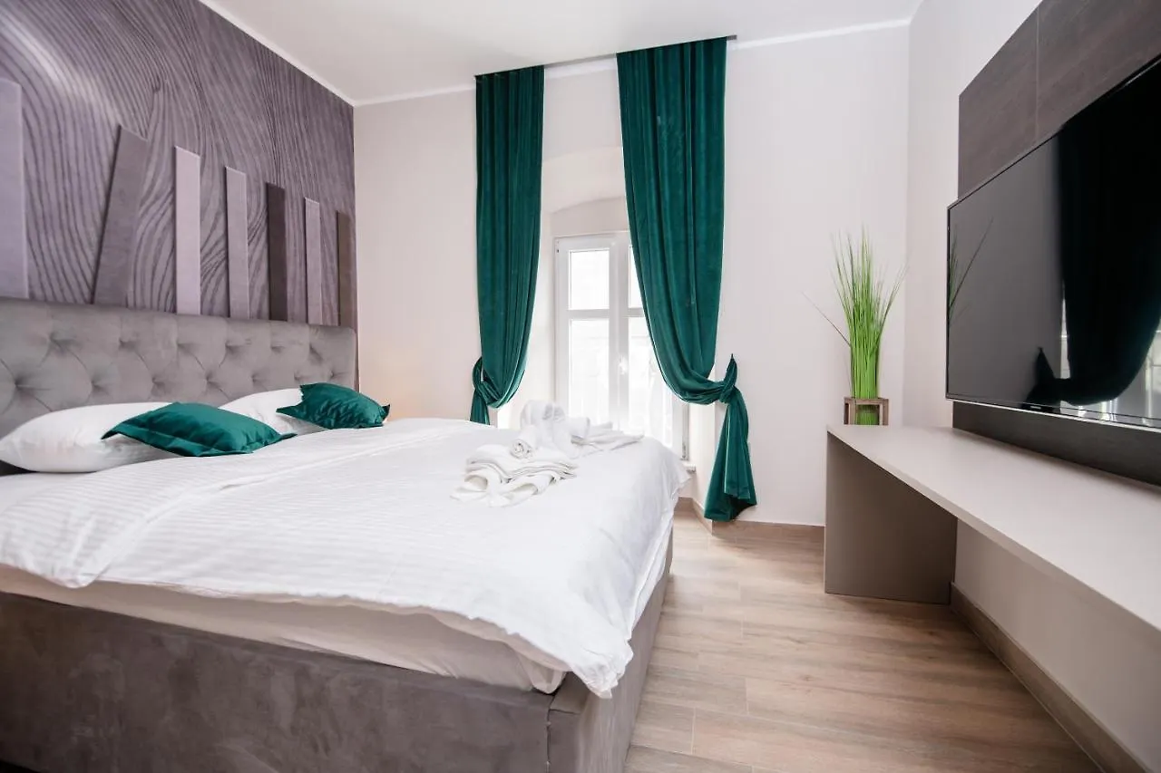 Deluxe apartments&rooms Revis Rijeka Appartement