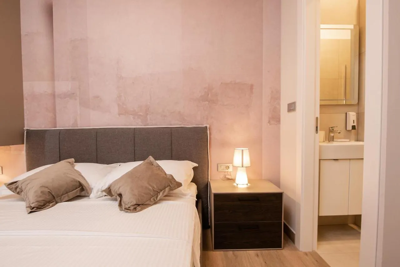 Deluxe apartments&rooms Revis Rijeka Appartement